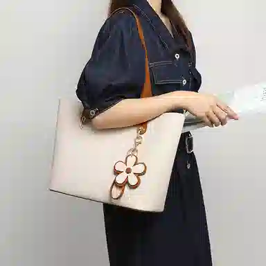 PESASRIE Tote