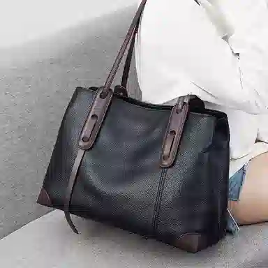 PESASRIE Tote