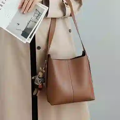 PESASRIE Tote