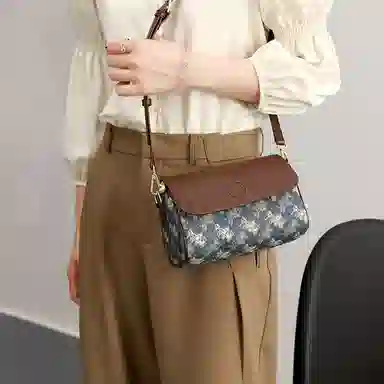 PESASRIE PVC