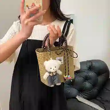 冠军小熊 可爱小熊编织手绳菜篮子包彩色装饰绳精致手工编制包沙滩包 草编 手提包 女款 咖色/绿色/粉色/黄色