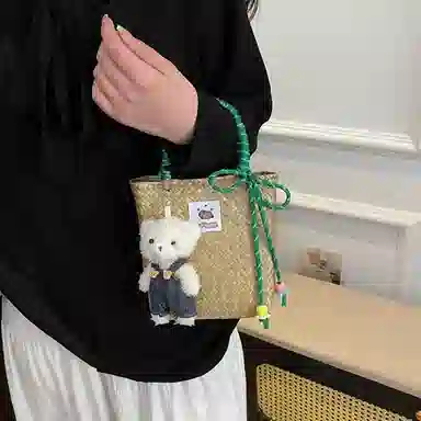 冠军小熊 可爱小熊编织手绳菜篮子包彩色装饰绳精致手工编制包沙滩包 草编 手提包 女款 咖色/绿色/粉色/黄色