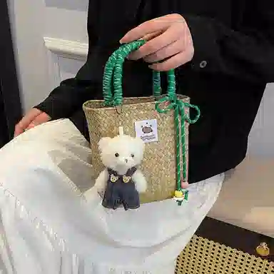 冠军小熊 可爱小熊编织手绳菜篮子包彩色装饰绳精致手工编制包沙滩包 草编 手提包 女款 咖色/绿色/粉色/黄色