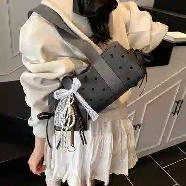 冠军小熊 高颜值波点蝴蝶结时尚便携百搭 涤纶 单肩包 女款 灰色