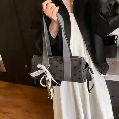 冠军小熊 高颜值波点蝴蝶结时尚便携百搭 涤纶 单肩包 女款 灰色