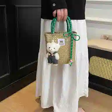 冠军小熊 可爱小熊编织手绳菜篮子包彩色装饰绳精致手工编制包沙滩包 草编 手提包 女款 咖色/绿色/粉色/黄色