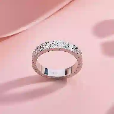925