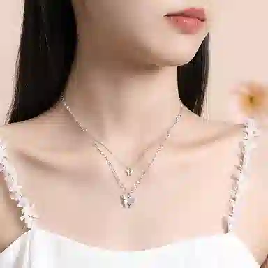 925