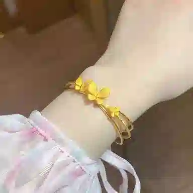 999