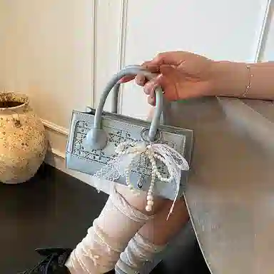 Yilv Crystal Box Bag