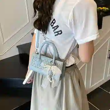 Yilv Crystal Box Bag