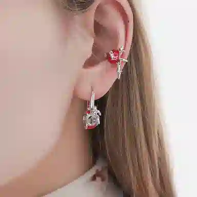 Masw Fairy Tale Apple Slice Ear Clip