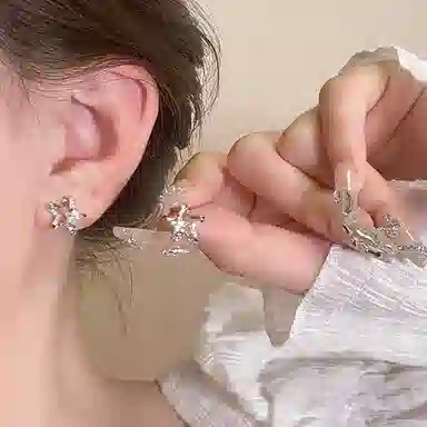 迎百宝 星河璀璨 通勤镂空星星 小众设计双子星梦幻仙气灵动闪耀镶嵌锆石无耳洞耳夹 耳钉 通用