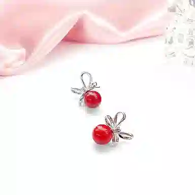 925