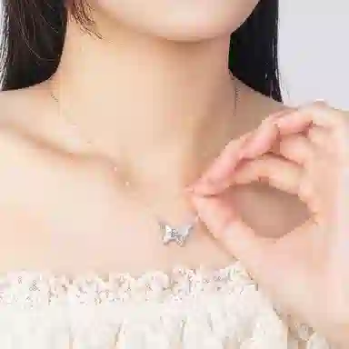 925