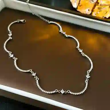 迎百宝 颈上添花 小众设计华丽璀璨花朵气质高级感锆石项链 聚会礼服闪耀灵动可调节时尚优雅锁骨链 女款