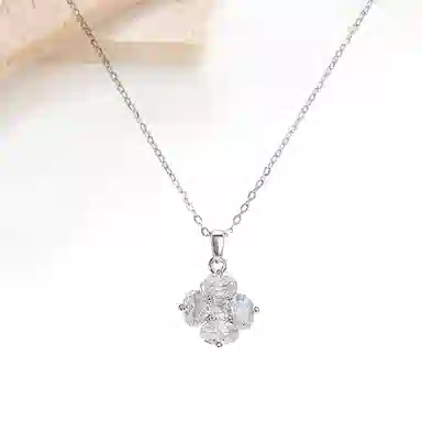 【随机掉落饰品一件】 迎百宝 爆闪锆石四叶草简约小清新轻奢颈链精致百搭通勤锁骨链 合金 项链 男女同款情侣款