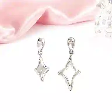 迎百宝 四芒星 清冷感无性别中性冷淡风 光面抛光 潮流小众设计不对称 耳环 男女同款情侣款
