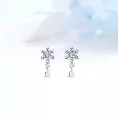 迎百宝 冬日恋歌 好运 轻奢灵动高级感雪花流苏 耳环 男女同款情侣款