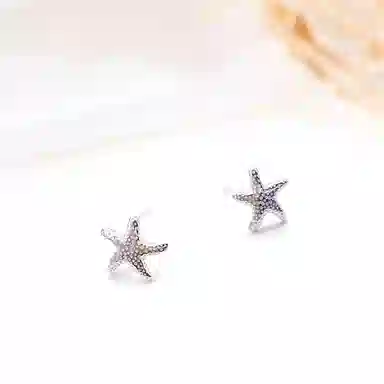 925
