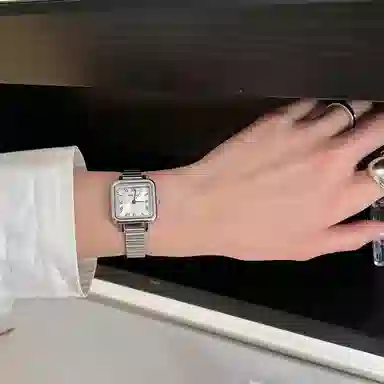 Clip Clop Quartz Silver