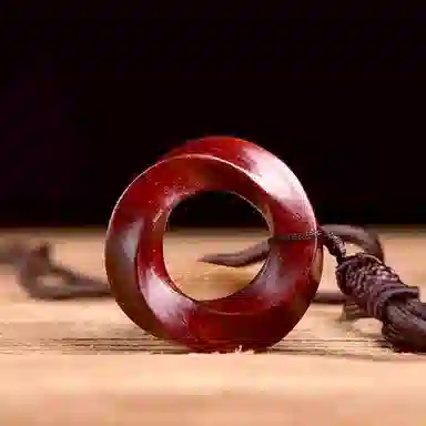檀欣 国风新中式 精雕刻乌比环平安扣吊坠 纳福平安 吉祥如意 轻奢复古国潮小众设计小叶毛衣链礼挂件 紫檀属 木作项链 男女同款情侣款