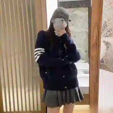 虫小绿 美式学院风经典条纹立领宽松百搭针织衫 男女同款