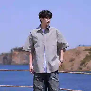 红蜻蜓 美式高街复古潮流条纹线条无性别主义设计经典通勤外穿短袖衬衫 男女同款