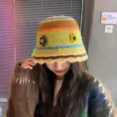 啄木鸟 花朵毛绒秋冬季保暖护耳甜美可爱编织手工针织毛线帽子女大头围显脸小清新百搭撞色渔夫帽 含羊毛 绒线帽 女款