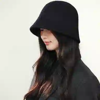 【通勤出街神器】 啄木鸟 纯色高级感水桶帽秋冬保暖百搭毛绒帽子防风防寒韩系盆帽显脸小素颜遮脸轻奢 羊毛 渔夫帽 女款