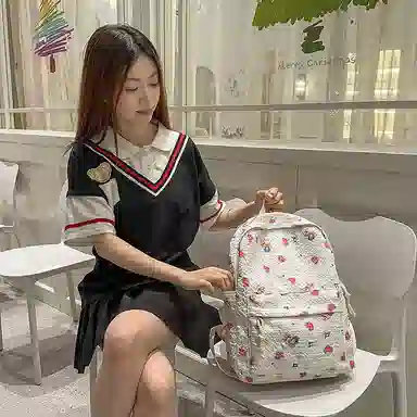 捷朗仕 可爱涂鸦印花高级质感温柔复古 尼龙 双肩包 女款 多色