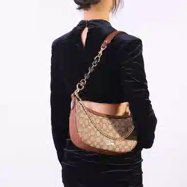 COACHAria Shoulder Bag26