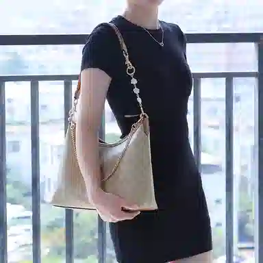 COACHLaurel