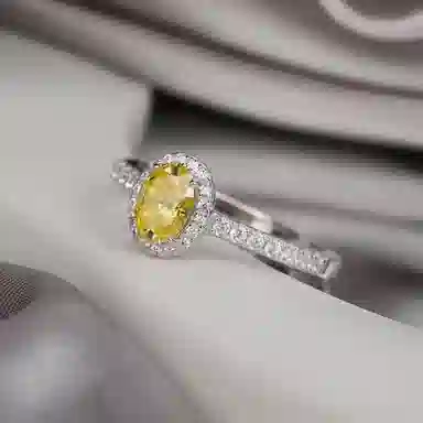 925