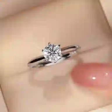 925