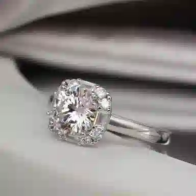 925
