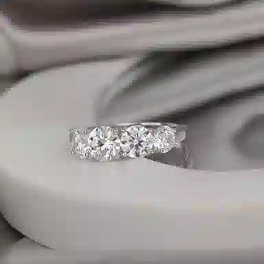 925