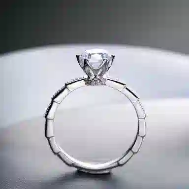 925