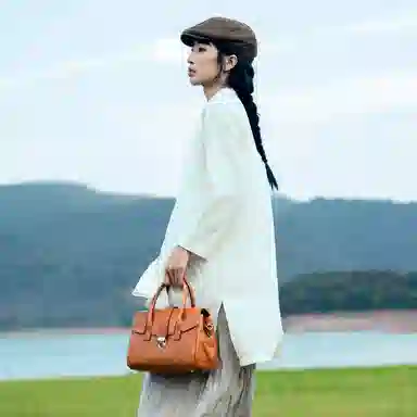 时尚百搭小众设计简约通勤 牛皮 手提包 女款 多色