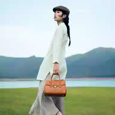 时尚百搭小众设计简约通勤 牛皮 手提包 女款 多色