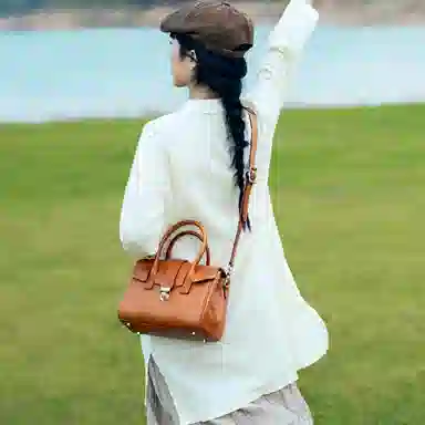 时尚百搭小众设计简约通勤 牛皮 手提包 女款 多色