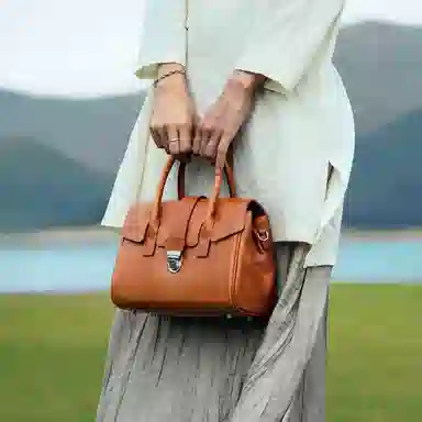 时尚百搭小众设计简约通勤 牛皮 手提包 女款 多色