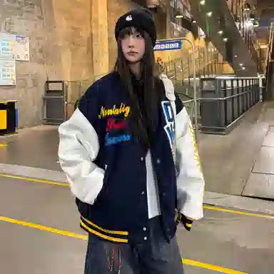 美式复古高街植绒刺绣字母撞色拼接外套 嘻哈街头痞帅 宽松落肩垂感 休闲舒适百搭棒球服 男女同款