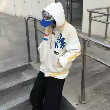 美式复古高街植绒刺绣字母撞色拼接外套 嘻哈街头痞帅 宽松落肩垂感 休闲舒适百搭棒球服 男女同款