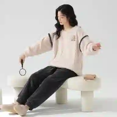 欧迪芬 家居服长袖圆领防寒保暖长裤睡衣套装 女款