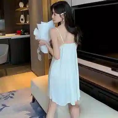 欧迪芬 性感纯欲风冰丝吊带带胸垫不凸点居家无袖睡裙 女款