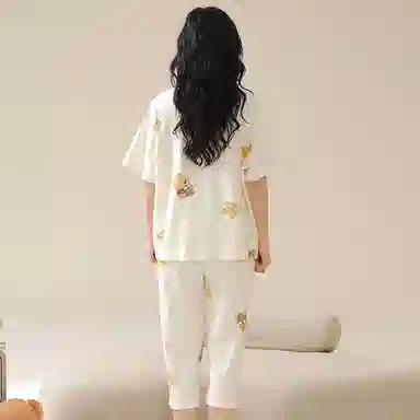 欧迪芬 带胸垫舒适亲肤透气短袖夏季甜美风小熊图案七分裤睡衣套装 女款 白色