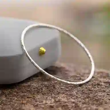 谧月珠宝 新中式国潮风古风清冷感小众设计古法传承锤纹镯子个性时尚极简主义显年轻复古素圈温婉温柔 合金 手镯 女款