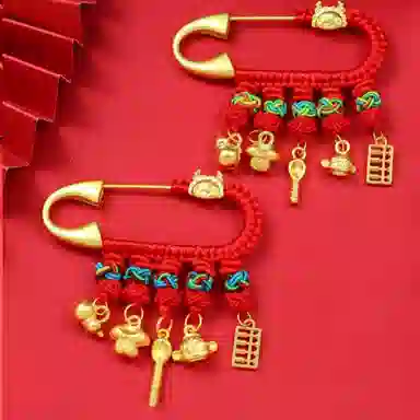 谧月珠宝 新中式小众设计 平安纳福寓意好 衣食无忧可爱出门佩戴压惊 合金 别针配饰 儿童款