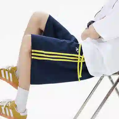 徐太浪 美式复古三条杠时尚百搭抽绳运动设计感高腰显瘦休闲短裤 男女同款